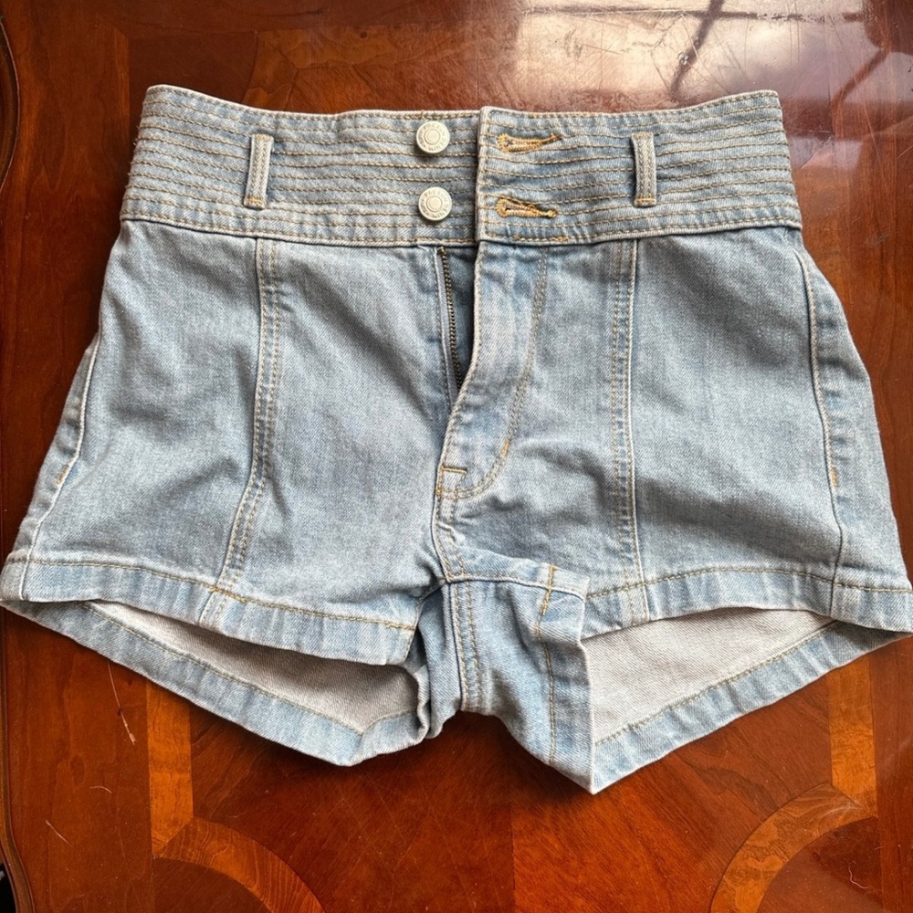Pacsun Jean shorts 70’s vibes